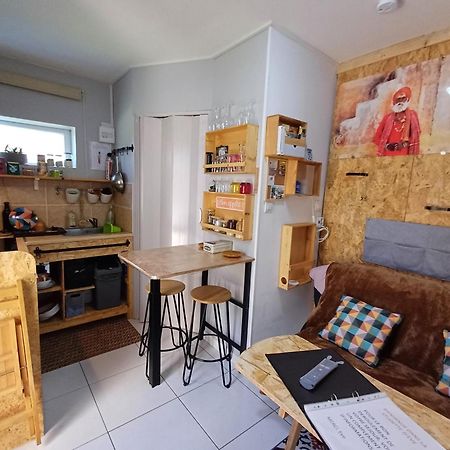 Studio 10M2, Terrasse 18M2 , Parking, Piscine Et Accueille Les Animaux Quissac  المظهر الخارجي الصورة