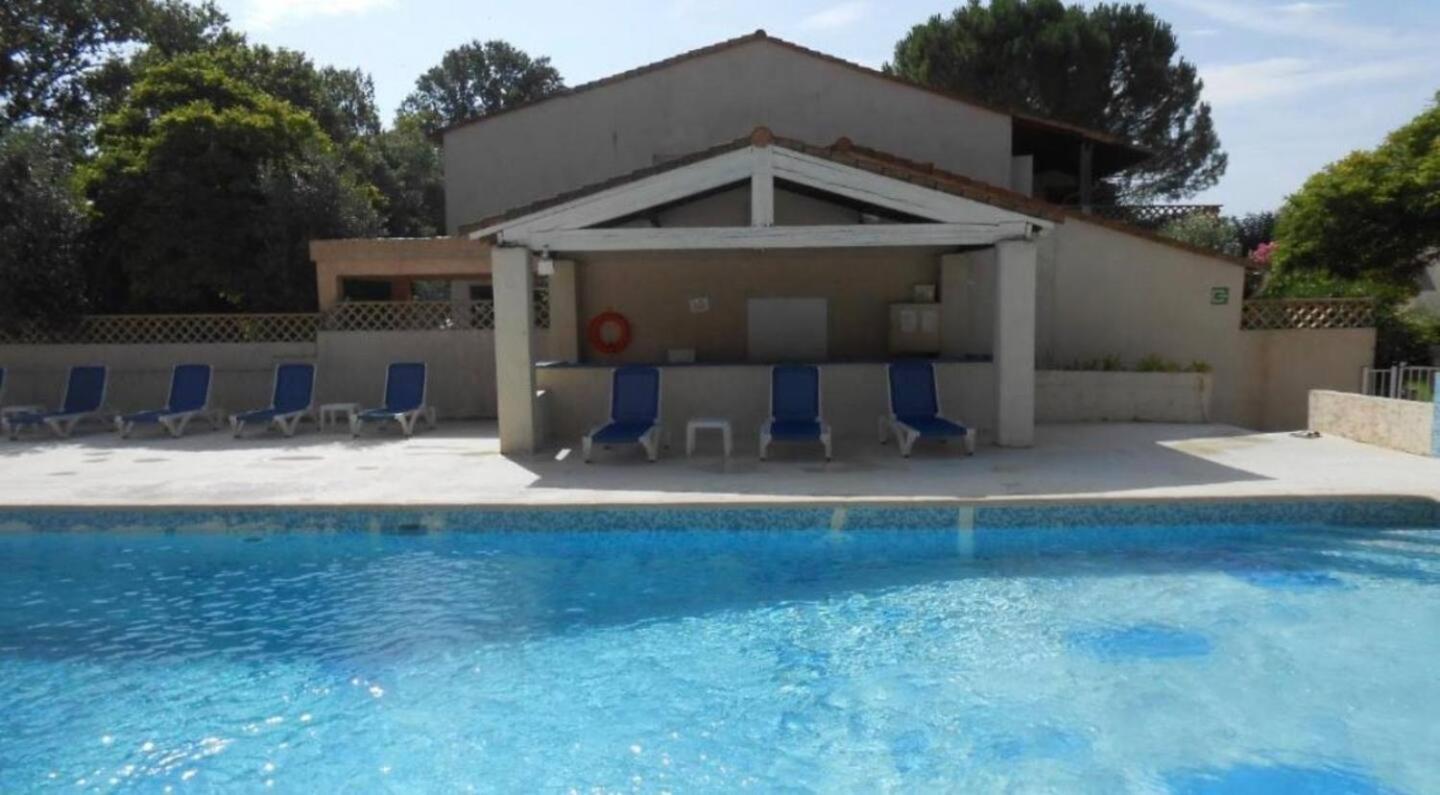 Studio 10M2, Terrasse 18M2 , Parking, Piscine Et Accueille Les Animaux Quissac  المظهر الخارجي الصورة