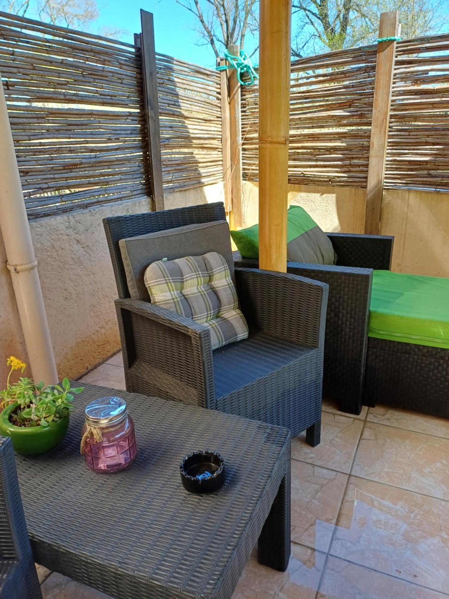 Studio 10M2, Terrasse 18M2 , Parking, Piscine Et Accueille Les Animaux Quissac  المظهر الخارجي الصورة