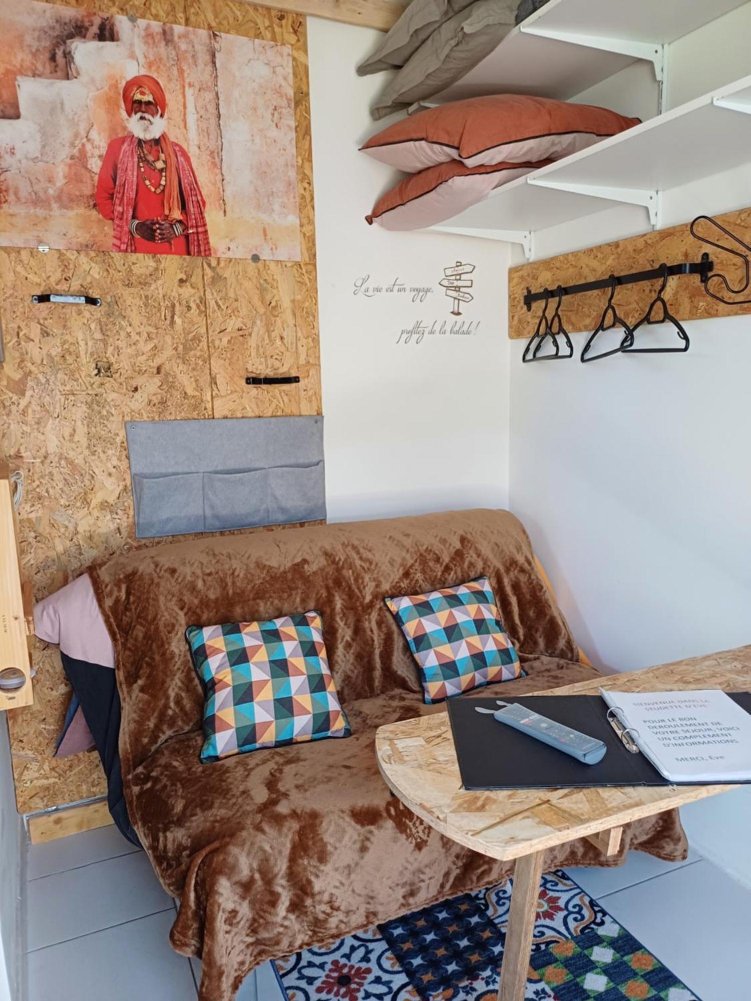 Studio 10M2, Terrasse 18M2 , Parking, Piscine Et Accueille Les Animaux Quissac  المظهر الخارجي الصورة